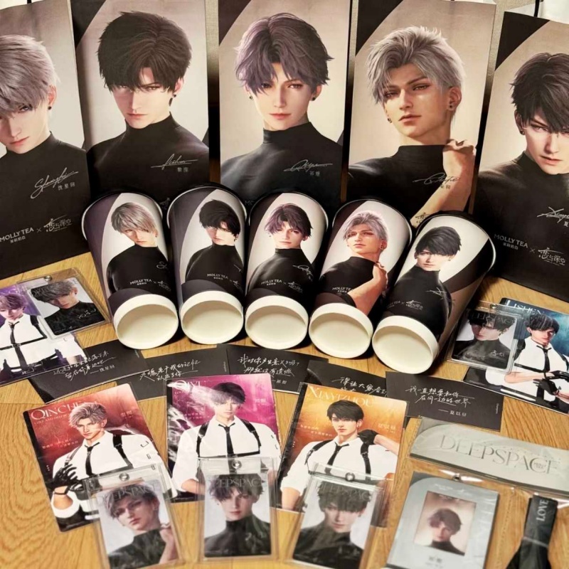 Co-Branded Love And Deepspace  - Card Penny Sleeve 评论和价格