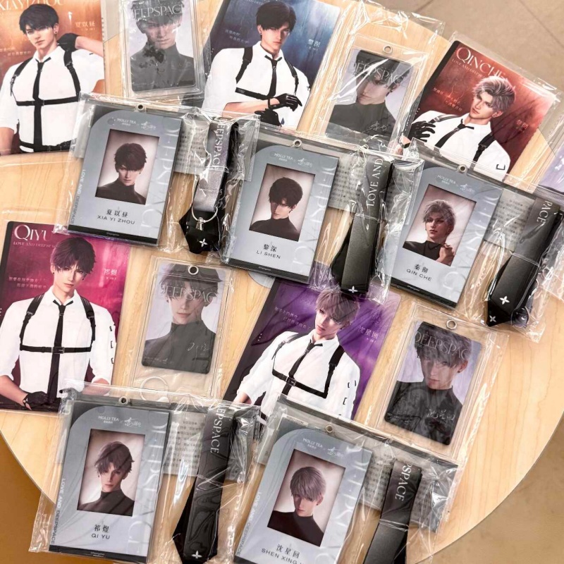 Co-Branded Love And Deepspace  - Card Penny Sleeve 评论和价格